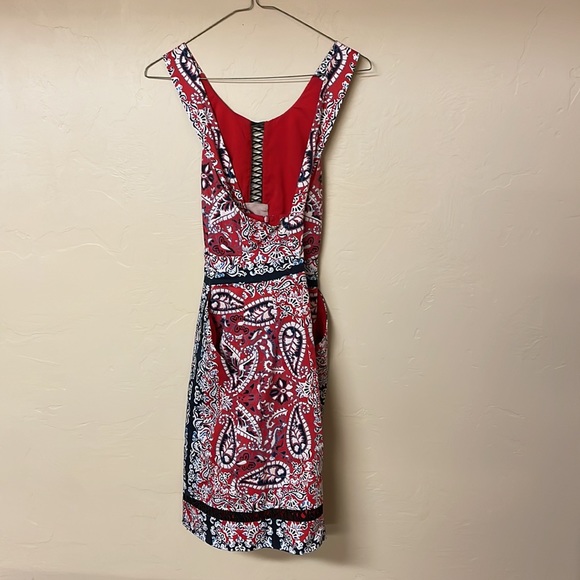 Nanette Lepore Overboard Paisley Cross-Back Dress 6 - Picture 6 of 8